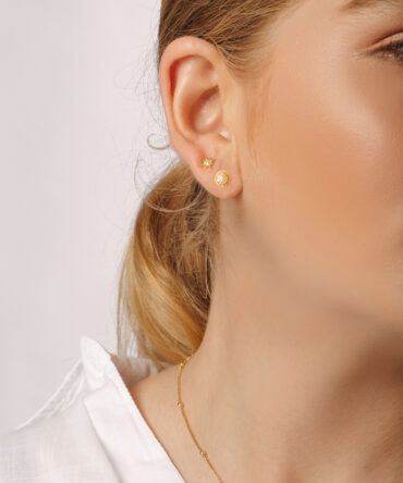 Brinco Redondo com Zircônias - Folheado a Ouro 18k