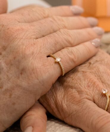 Anel Navete de Sodalita - Semijoia Antialérgica com 20 milésimos de ouro