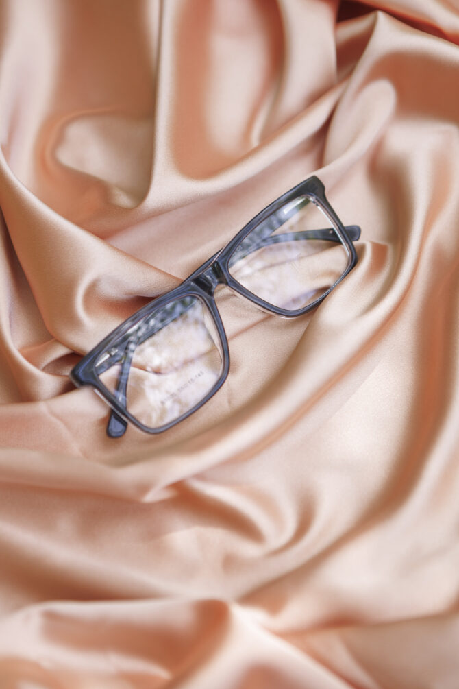 Armação Maculina Kyanitez  acetato preto externo com incolor interno