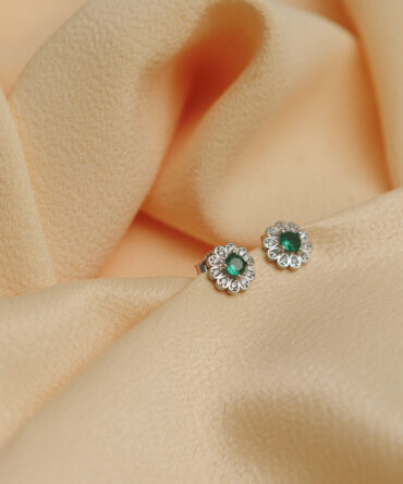 Brincos  com pedras de  zirconia nas cores Verde e azul em Prata 925